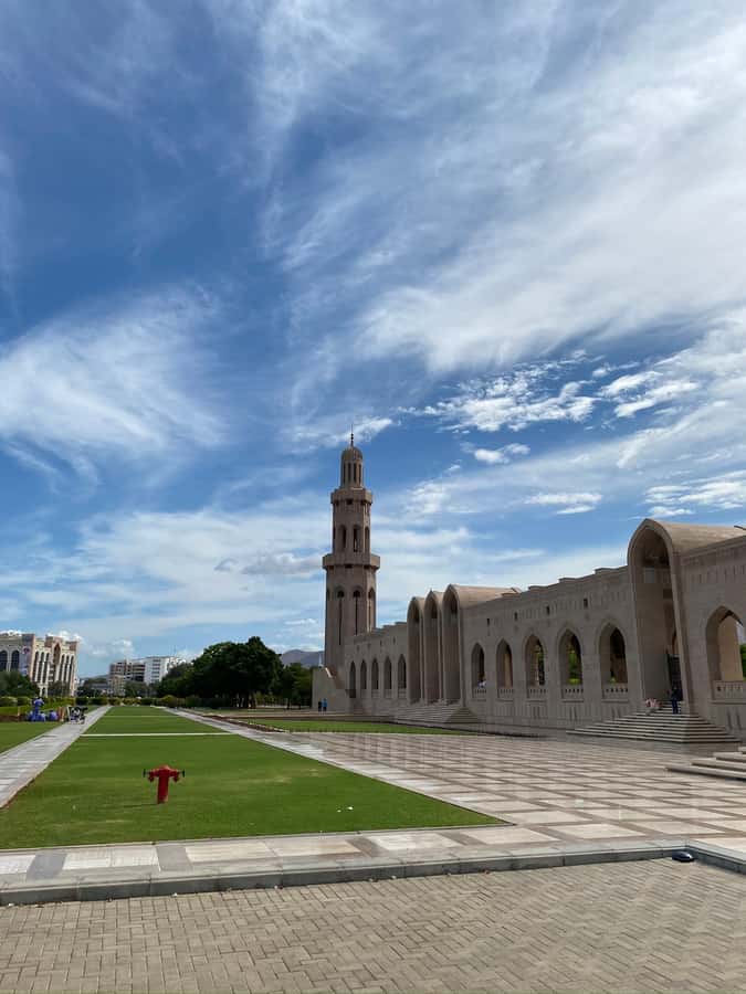 Muscat: City Highlights Tour with Optional Transfers - Muttrah Souk: the most hands-on hour of the day