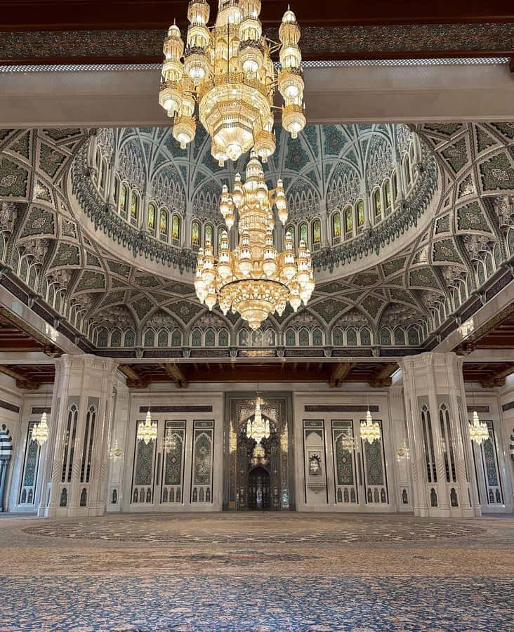 Muscat City Tour and life with Omani Guy ( luxury car). - Old Muscat, Al Alam Palace, and Portuguese forts
