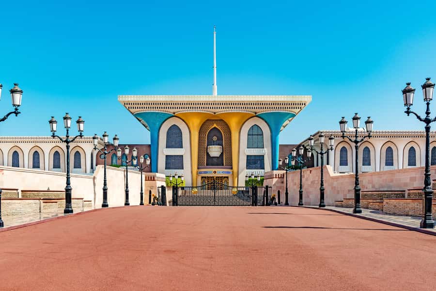 Muscat: City Tour of Grand Mosque, Old Souqs, Museum, & Fort - Entering Sultan Qaboos Grand Mosque