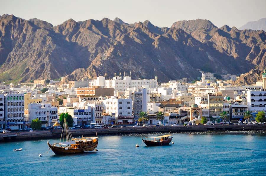 muscat city tour with pick up SMALL GROUP 7 PEOPLE MAX - Sultan Qaboos Grand Mosque and its enormous carpet