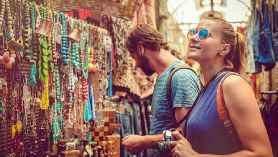 Muscat: Day Tour with Omani Lunch, Hotel Pickup, and Airfare - Key points at a glance