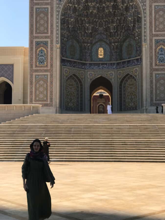 Muscat: Day Tour with Omani Lunch, Hotel Pickup, and Airfare - Bait Al Zubair and Omani identity