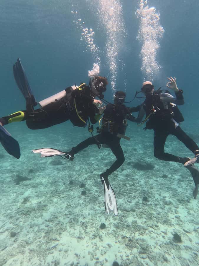 Muscat: Daymaniat Islands Try Scuba Diving - The people guiding the morning