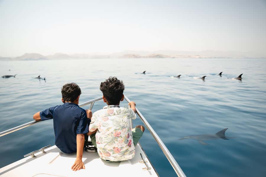 Muscat: Daymaniyat Islands Private Boat Tour with Snorkeling - Fahal Island and the short fishing adventure
