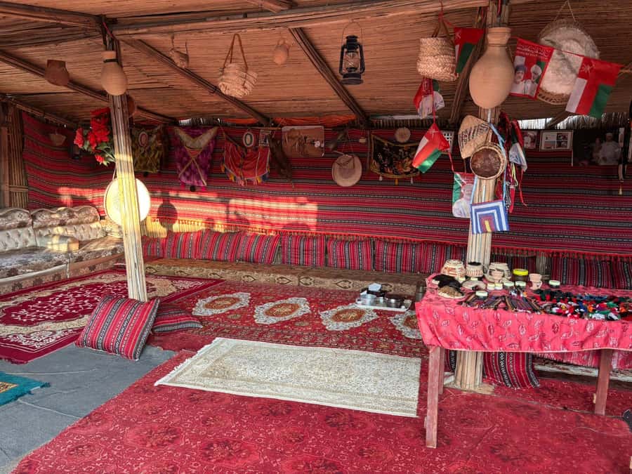 Muscat: Desert Sunset &Wadi Bnai Khalid Full-Day Tour+Lunch - Lunch with traditional Omani flavor