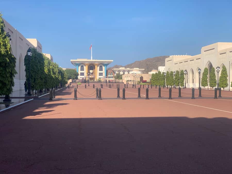 Muscat: Evening Group City Guided Tour with Free Dinner - A useful first evening in Muscat