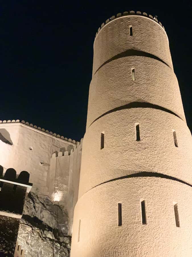 Muscat: Evening Group City Guided Tour with Free Dinner - An hour in Mutrah Souq