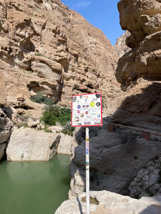 Muscat: Full-Day Wadi Shab & Bimmah Sinkhole Private Tour - What the private guide adds