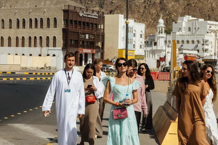 Muscat: Guided Walking Tour of Corniche, Souq & Mutrah Fort - Key points at a glance