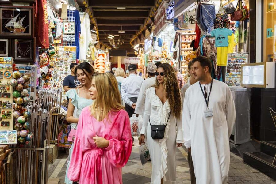 Muscat: Guided Walking Tour of Corniche, Souq & Mutrah Fort - Why this two-hour walk works so well
