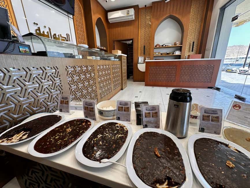 Muscat: Guided Walking Tour of Corniche, Souq & Mutrah Fort - Starting along the Mutrah Corniche
