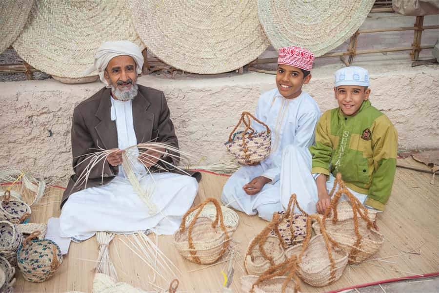 Muscat: Half-Day Sightseeing Essentials Tour and Audio Guide - A useful first morning in Muscat