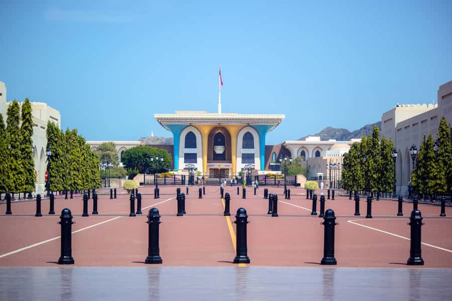 Muscat: Half-Day Sightseeing Essentials Tour and Audio Guide - Al Alam Palace and the twin forts
