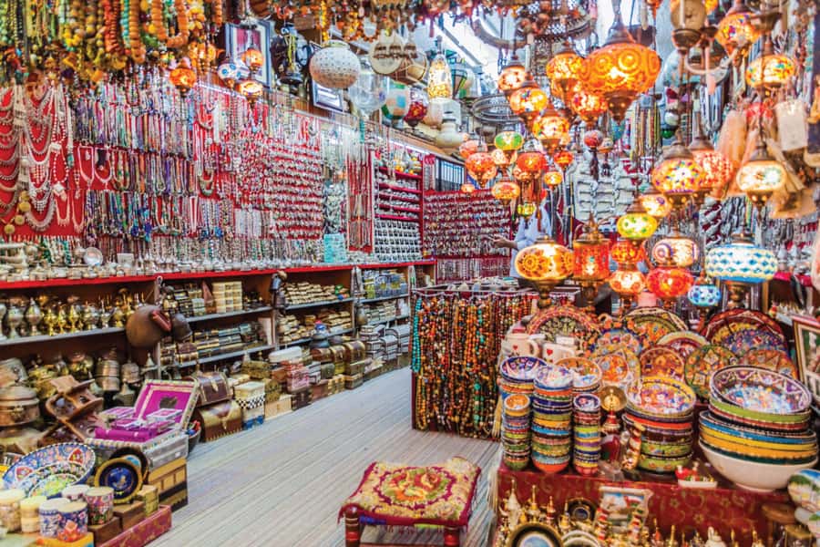 Muscat: Half-Day Sightseeing Essentials Tour and Audio Guide - Who will get the most from this tour?
