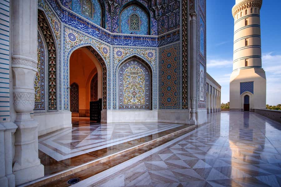 Muscat life and culture (private tour) - Seeing Sultan Qaboos Grand Mosque