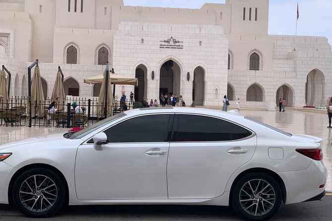 Muscat : Luxury car with private driver - What the private format means for your day