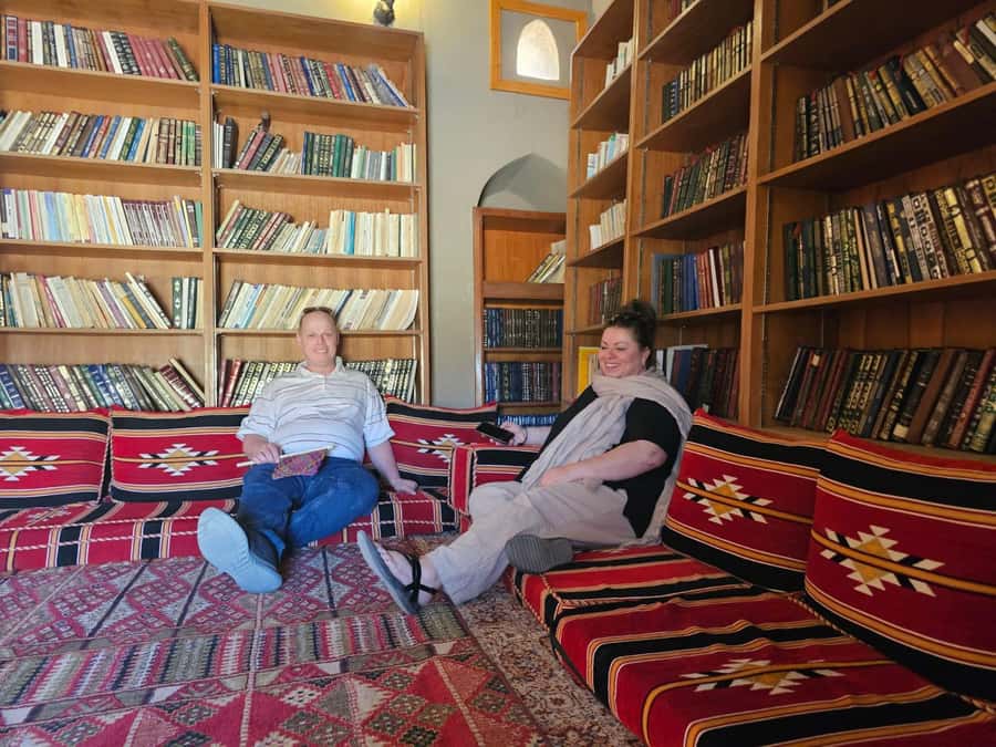Muscat: Nizwa, Birkat Al Mouz & Oman Across Ages Museum - A traditional Omani lunch in Nizwa