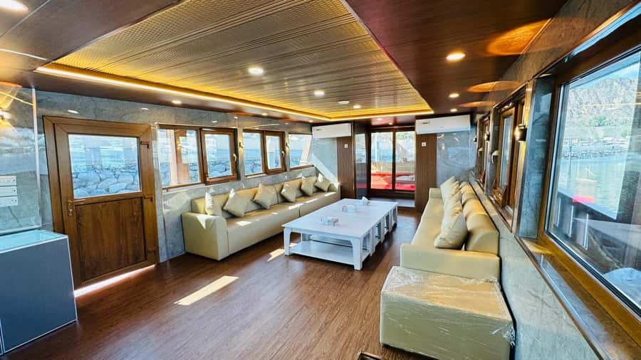 Muscat: Omani Dhow Coastal and Sunset Cruise - Who should book this cruise?