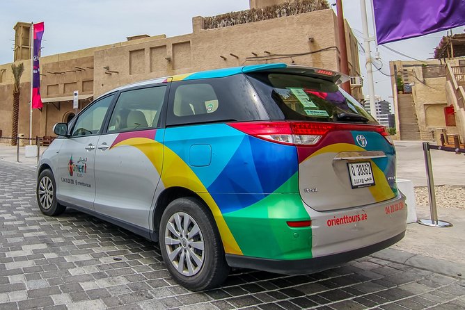 Muscat Private Departure Airport Transfer - The vehicle: sedan or minivan, depending on your group