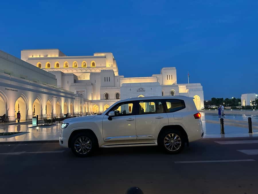 Muscat : private evening tour to discover With transfer - Walking into Muttrah Souq