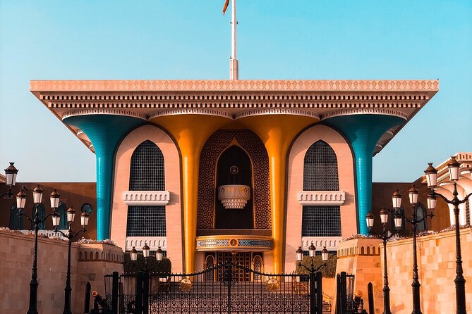 Muscat : Private morning tour with an Omani guide - One hour around Mutrah Souq and the old waterfront