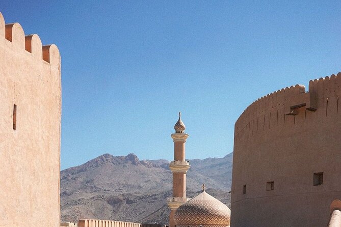 Muscat Shore Excursion: Private Nizwa Day Trip - Jabrin Castle’s painted ceilings and secret rooms