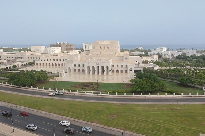Muscat Tour Half Day - Starting at Sultan Qaboos Grand Mosque