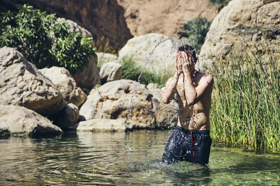 Muscat: Wadi Shab and Bimmah Sinkhole Full-Day Tour - Languages, guides, and the human side of the trip