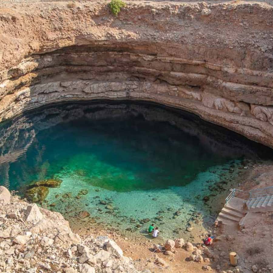 Muscat: Wadi Shab & Bimmah Sinkhole... - Lunch comes after the hardest section