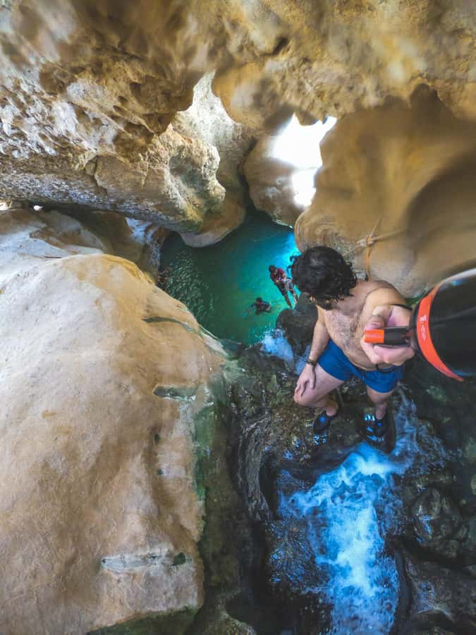 Muscat: Wadi Shab & Bimmah Sinkhole Tour with Pickup & Lunch - The guides can shape the whole day