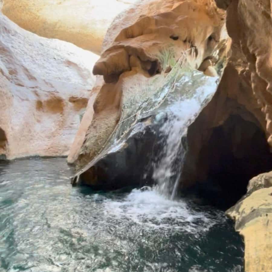 Muscat: Wadi Shab, Romantic Cave and Sinkhole Full-day Trip - The Romantic Cave and its sea views