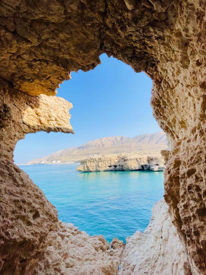 Muscat: Wadi Shab, Romantic Cave and Sinkhole Full-day Trip - What lunch and the $40 price really cover