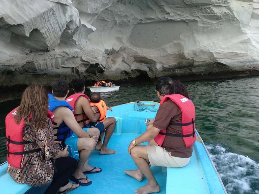 Mystic Musandam Full-Day Sea Safari - The scenery around Zeke and the Musandam coast