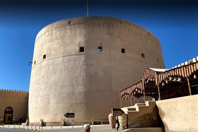 Nizwa- Al Hamra Old Village- Misfah Al Abryeen Full Day Tour - The guide and the private 4WD