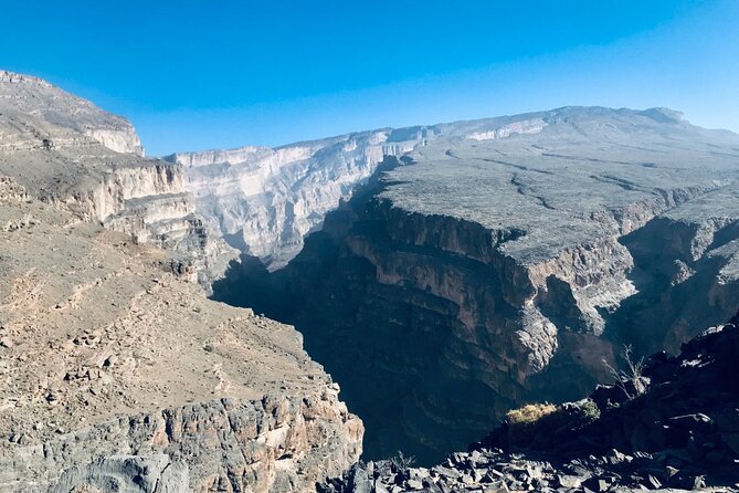 Nizwa and Jebal Shams Grand canyon - Private transport changes the value calculation