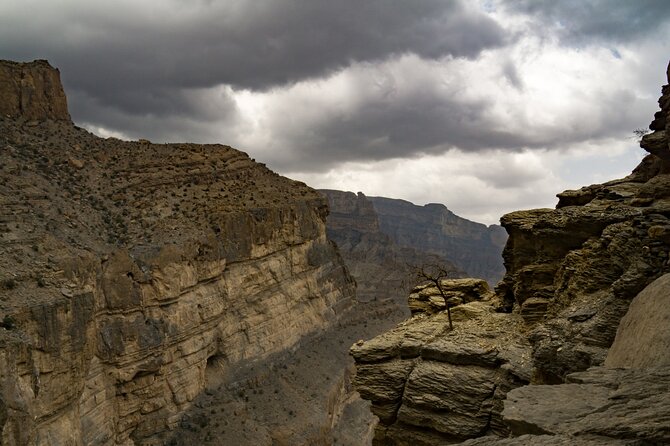 Oman Grand Canyon, Jebel Shams & Nizwa Full Day Tour - Nizwa brings Oman’s past into view