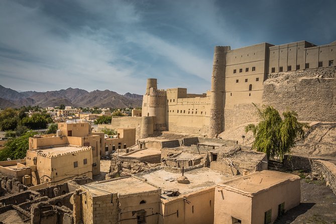 Oman Grand Canyon, Jebel Shams & Nizwa Full Day Tour - Jebel Shams reaches 3,000 meters