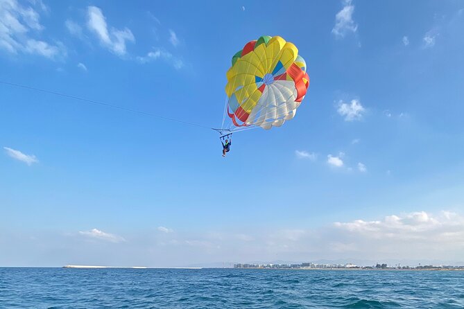 Parasailing tour in Al Mouj Muscat - The flight: calm views with a real sense of height