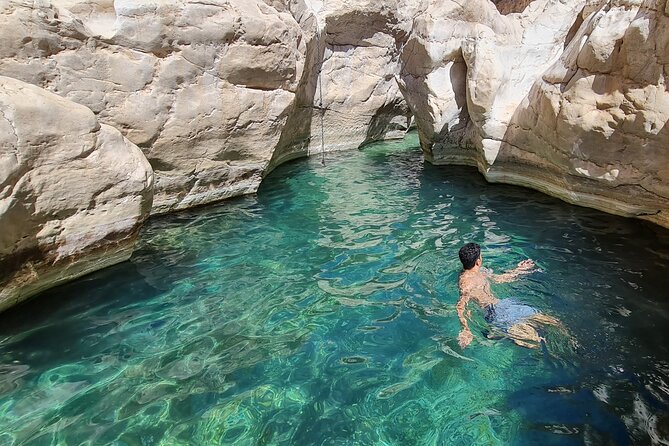 Private 2 Days 1 Night Wahiba Sands Desert and Wadi Bani Khalid Tour - Meeting a Bedouin family in Wahiba Sands
