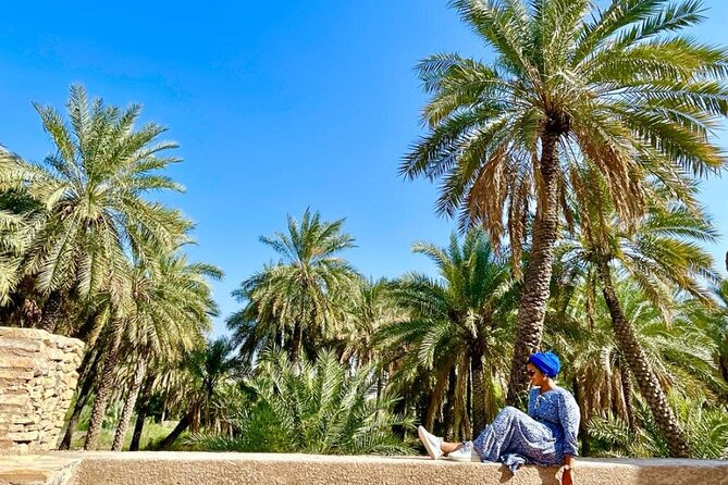 Private 3 days 2 nights Roundtrip Tour in Oman - Day 3: Sunrise, Bronze Age tombs, and the Green Mountain