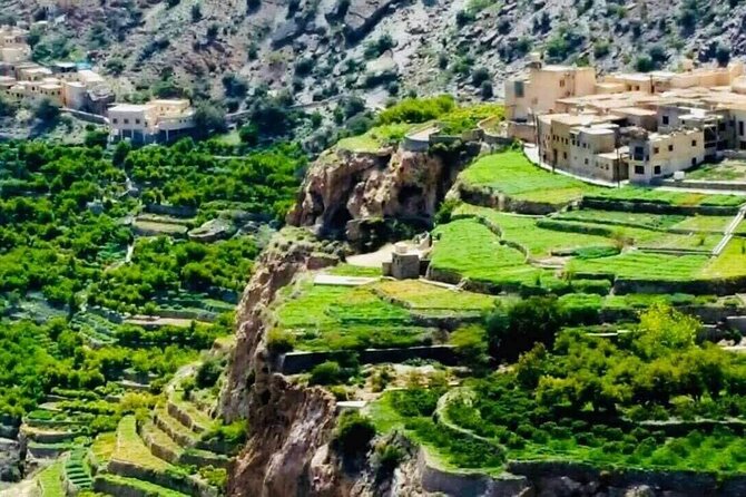 Private Day-Tour in Nizwa and Jebel Akhdar - From Muscat to Nizwa in a private 4x4