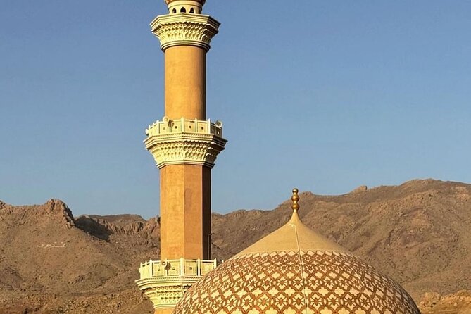 Private Day Tour to the Enchanting Forts of Nizwa - Jabreen Castle and its decorated rooms