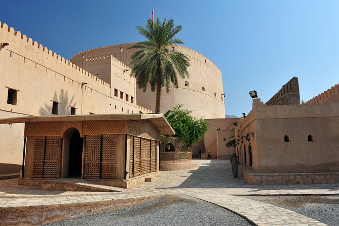 Private Day Trip to Nizwa & Jabal Shams (The Grand Canyon of Oman) - What the $210 price really covers