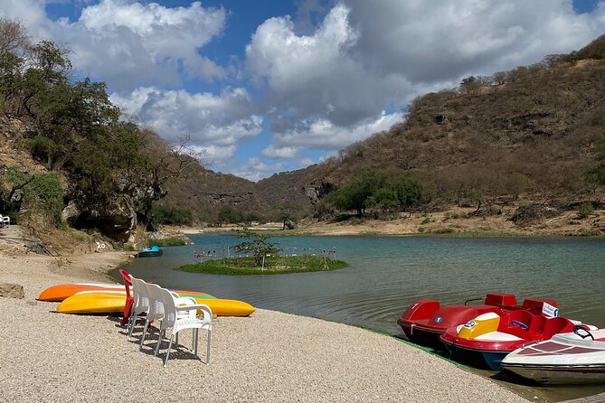 Private Full-Day East Oman Tour from Salalah with Lunch - Lunch in Mirbat keeps the day local