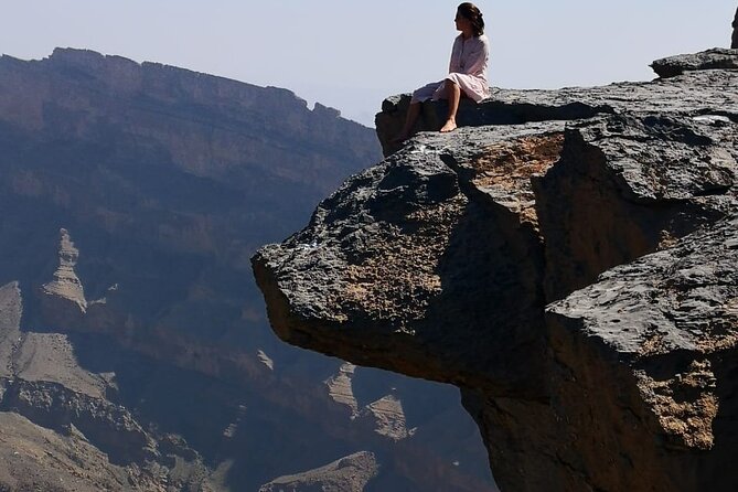 Private Full Day Guided Balcony Walk Hiking to Jebel Shams - Walking the 5.2-mile Balcony Walk