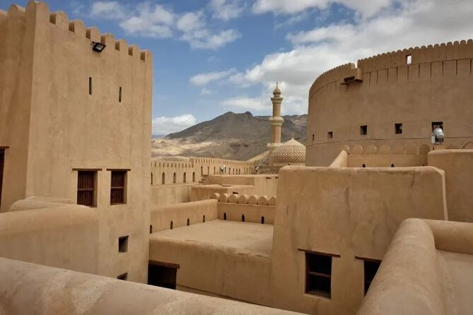Private Full Day Historical Trip in Oman - The private 4WD makes the route easier