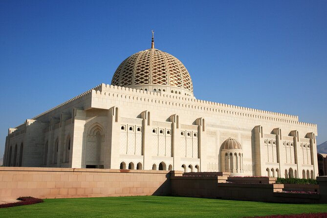 Private Half-day Tour in Muscat - What the private vehicle adds to the experience