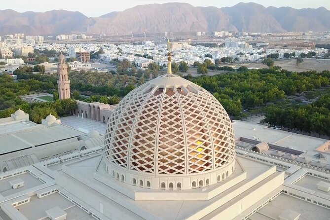 Private Half-Day Tour to Grand Mosque-Nakhal Fort and Hotspring - Al Thowarah Hot Springs beside the river
