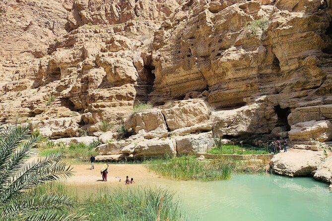 Private Oman Desert Overnight in Wahiba Sand and Wadi Exploration - What $500 per person gets you