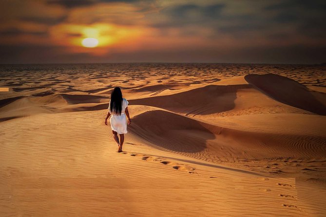 Private Safari Wahiba Sands and Wadi Bani Khalid from Muscat - The long road from Muscat